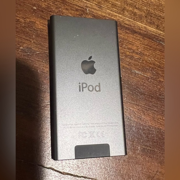 Apple iPod Nano 7th Generation. Pristine Condition! - Picture 9 of 16